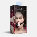 Кляп силиконовый Feral Feelings Silicon Ball Gag Black/White, черный ремень, белый шарик