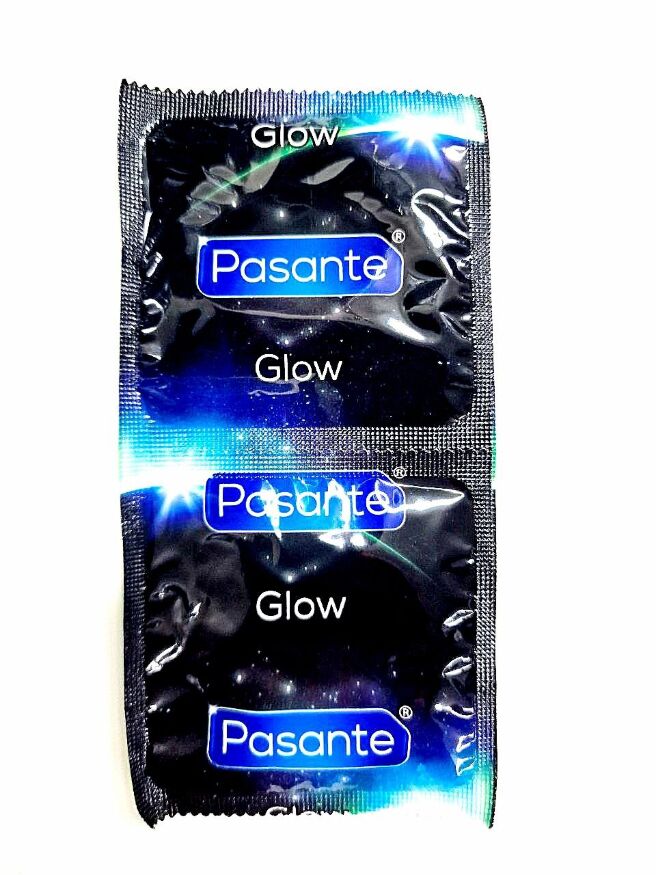 Презервативы светящиеся в темноте Pasante Glow латексные (цена за 6 штук)