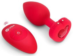 Анальна пробка з вібрацією і пультом управління B-Vibe Vibrating Heart Plug M/L Red