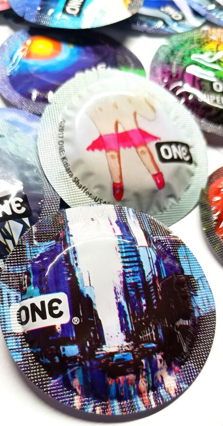 Презервативи ONE Extra Strong (міцні) (по 1 шт) (упаковка може відрізнятися кольором та малюнком)