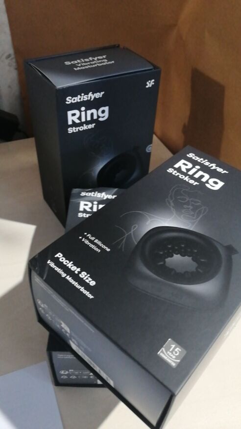 Мастурбатор Satisfyer Ring Stroker, 12 режимов вибрации, универсальный, компактный(мятая упаковка!!!)