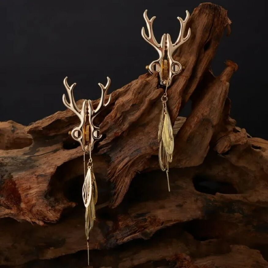 Зажимы для сосков в виде оленей Sevanda Lockin Stag Clamps, с подвесками, металлические, золотые
