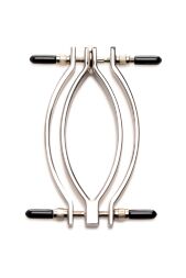 Затискач для статевих губ Master Series: Pussy Tugger Adjustable Vagina Clamp with Chain