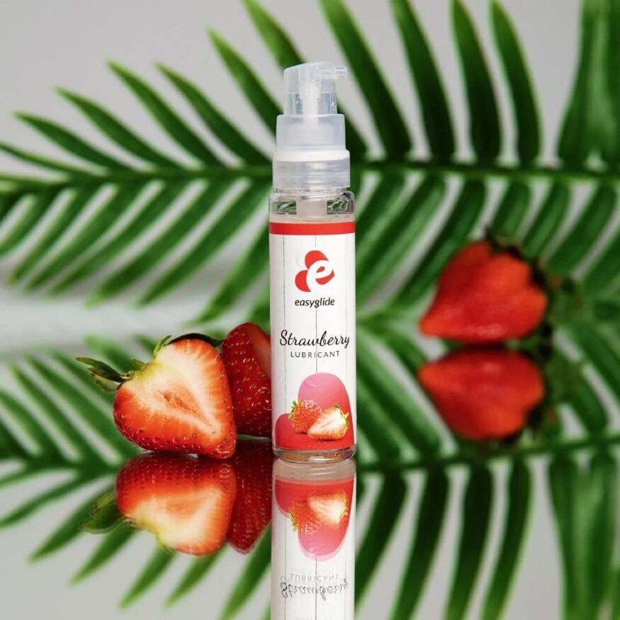 EG018 Лубрикант на водной основе EasyGlide Strawberry с ароматом, 30 мл