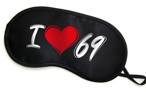 Маска з написом "I Love 69"
