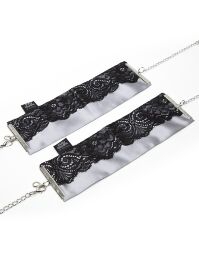 Наручники з атласної тканини Fifty Shades of Grey Play Nice з мереживом