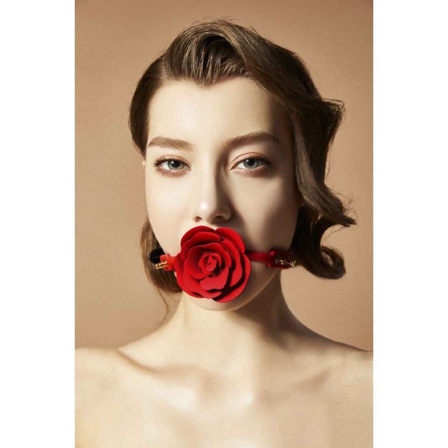 Кляп роза из силикона и итальянской кожи Rose Ball Gag UPKO