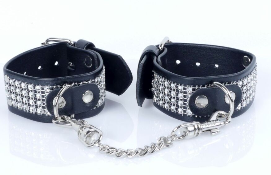Наручники зі штучної шкіри з кристалами Fetish Boss Series - Handcuffs with cristals Silver, BS3300094