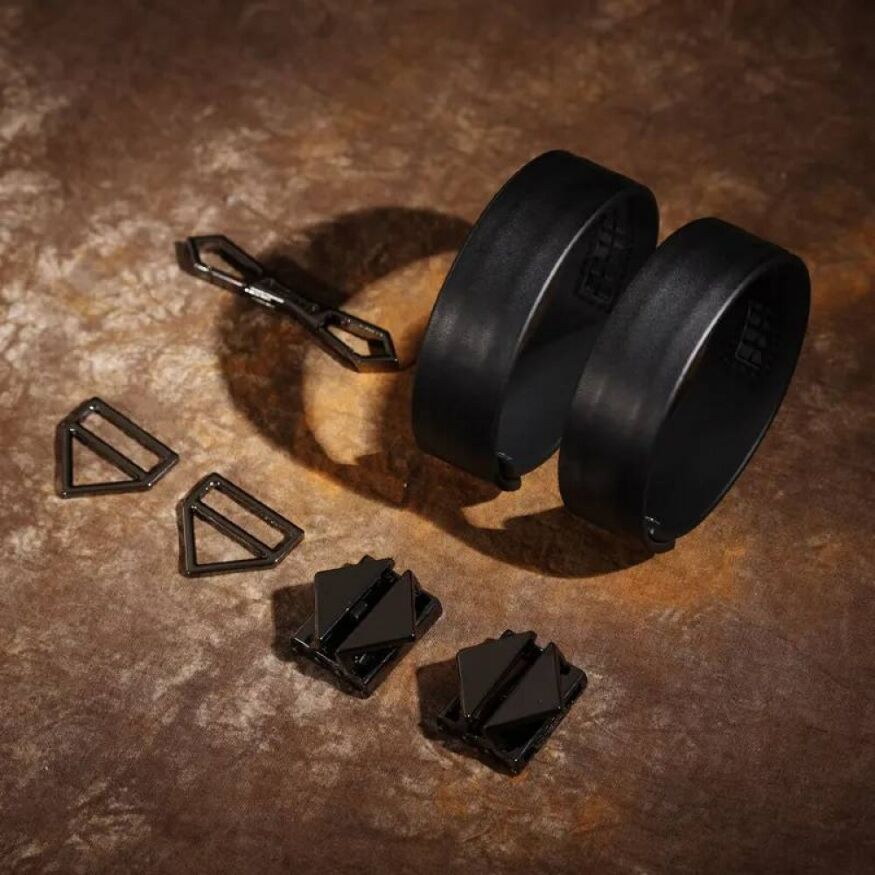 Наручники з фіксаторами та карабінами Lockink шкіра, чорні