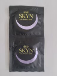 Безлатексные полиизопреновый презервативы SKYN Excitation точечные с охлаждающим еффектом (по 1шт)
