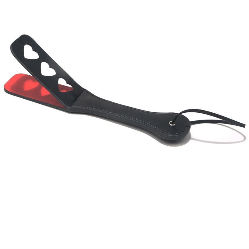 Паддл с тремя сердцами Sportsheets Leather Heart Impression Paddle