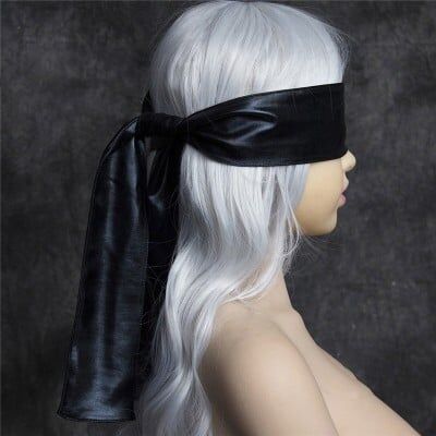 Повязка на глаза глянцевая DS Fetish, 150 см х 7.5 см, черная