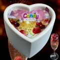 Массажная свеча с ароматом шампанского с клюквой Candy Cranberry Champagne в форме сердца, 70 мл