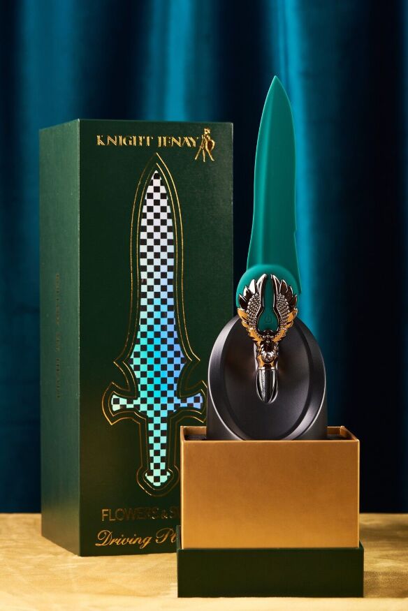 Вишуканий вібратор Knight Jenay FLOWERS &amp; SWORD, маска, стрічка та лубрикант у комплекті
