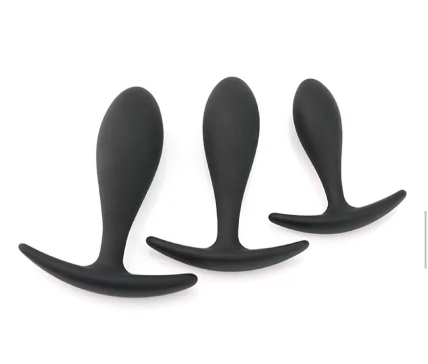 Силіконова анальна втулка Black silicone, розмір М