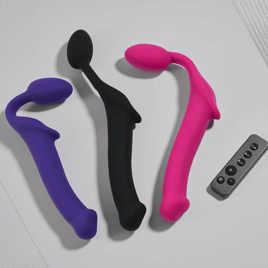 Безремневий страпон з вібрацією Strap-On-Me Vibrating Fuchsia M ⌀ 3,8 см